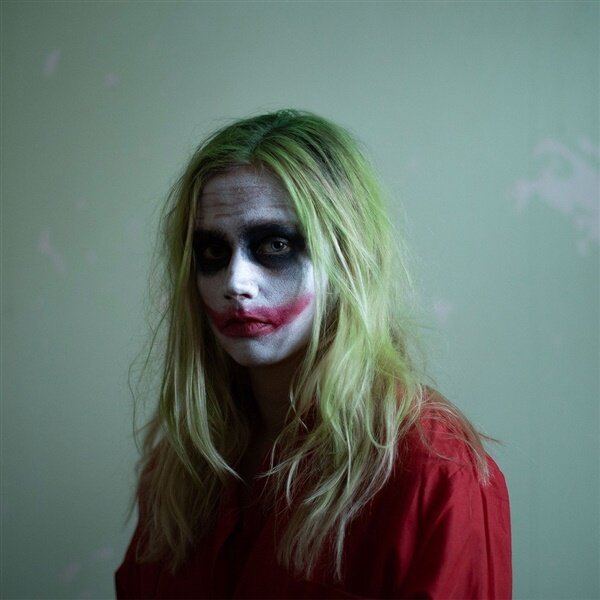 Maustetytöt - Itken Jos Mua Huvittaa